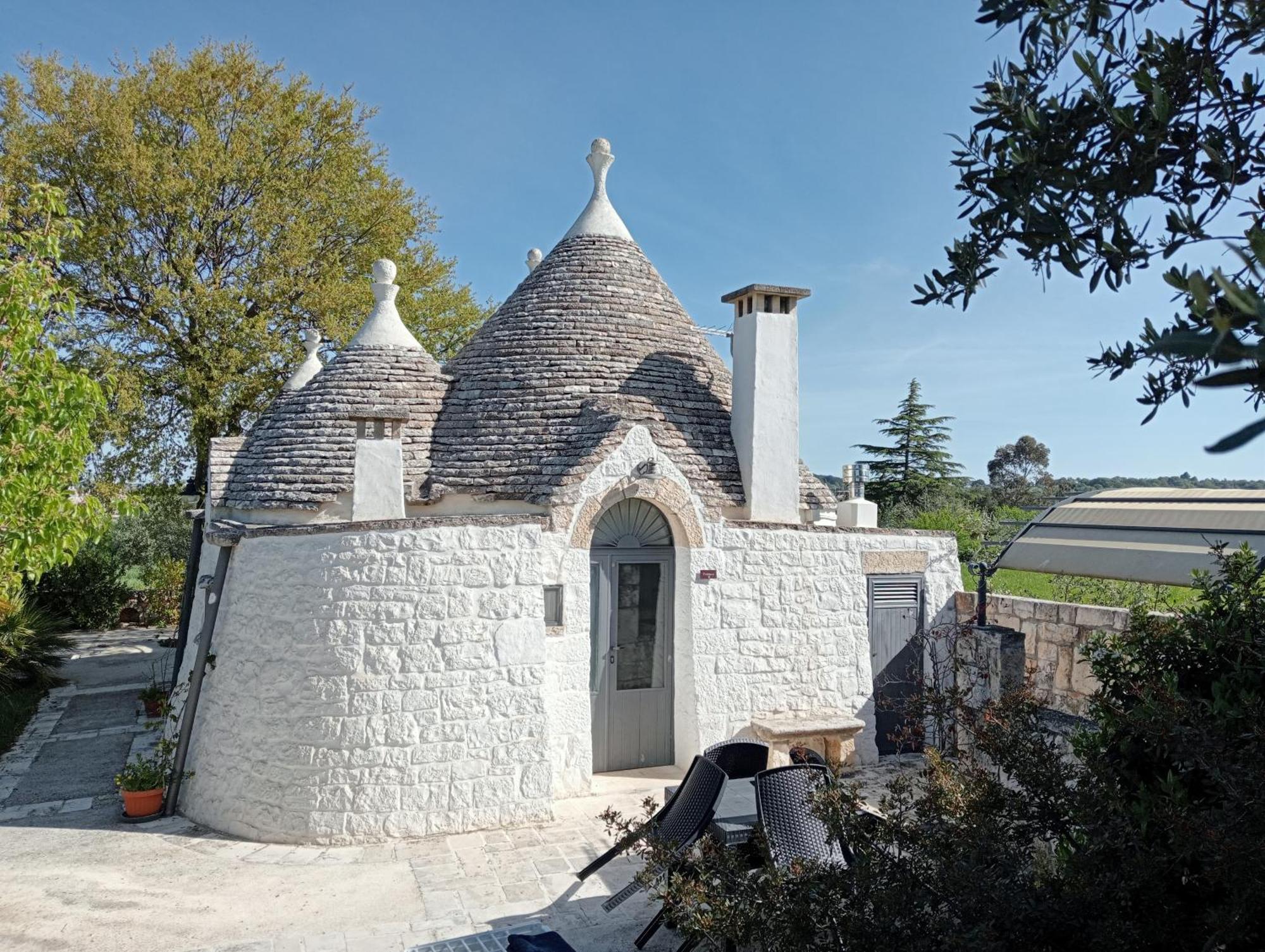 הוילה לוקורוטונדו Trulli Manuela מראה חיצוני תמונה